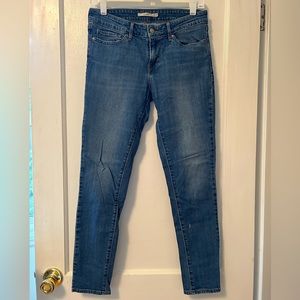 Levi’s 711 Skinny Medium Wash Blue Denim Jeans for Women Mid-Rise Size 28